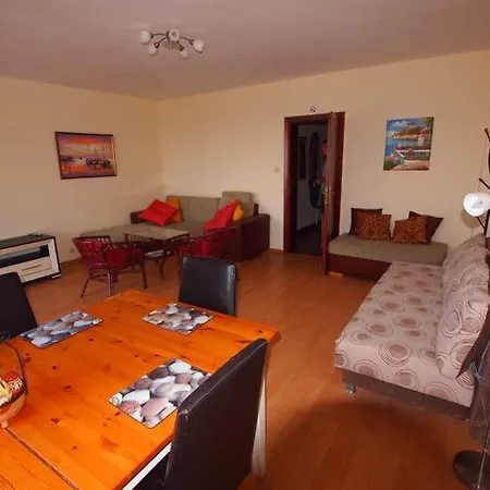 Private Apartament In Berlin / вила берлин Свети-Влас